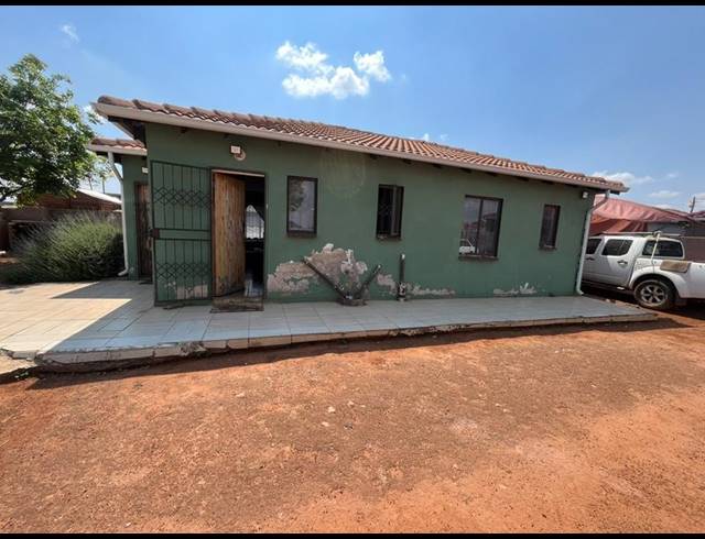 3 BEDROOM HOUSE FOR SALE IN PROTEA GLEN EXT